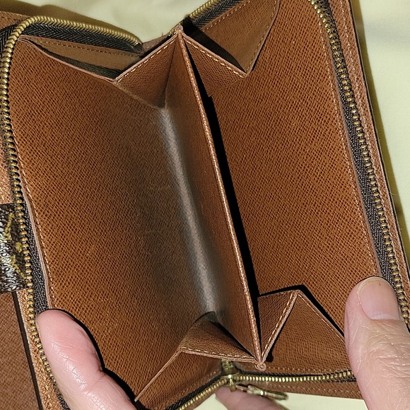 LV MONO Short Zippy Wallet with card case - Picture 11 of 17